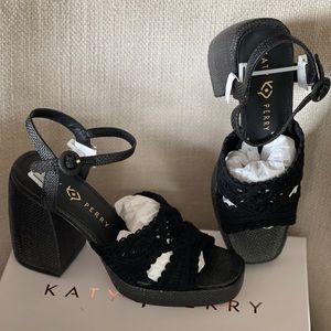 Katy Perry The Meadow Woven Black Platform Woven Sandals Size 8 gently used